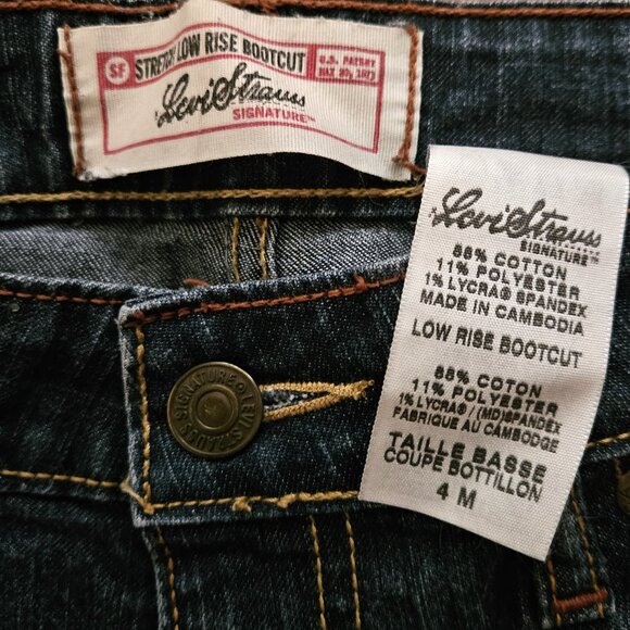 LEVI'S Signature Low Rise Bootcut Jeans👖🐎 - Picture 2 of 5